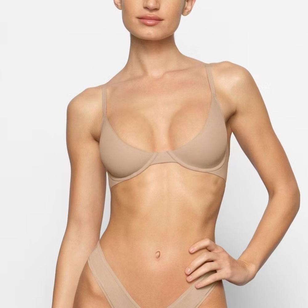 🆕 NWT SKIMS Fits Everybody Plunge Bra - CLAY - 36 C